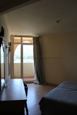 Апартамент Елените