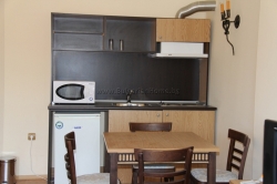 Апартамент Елените